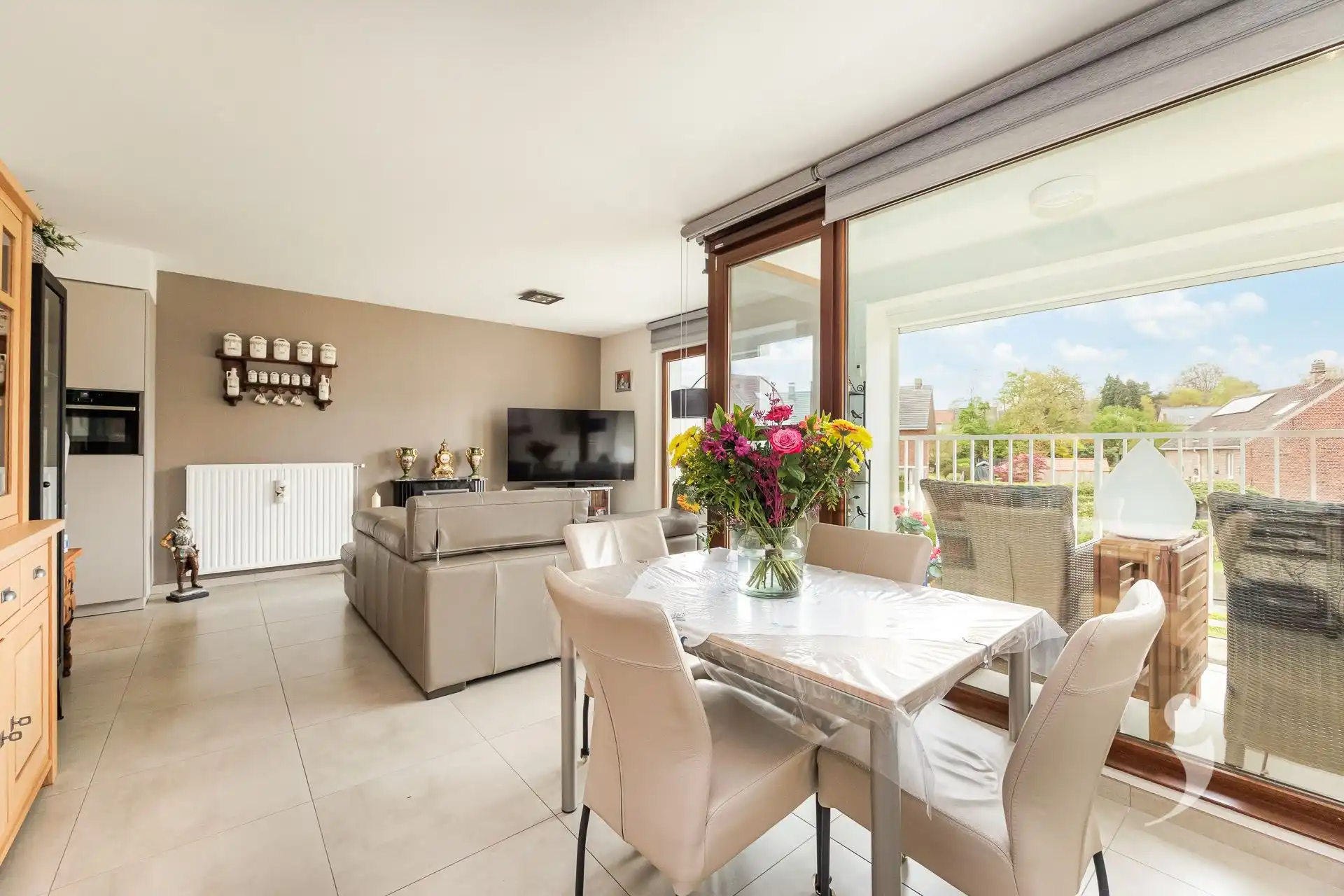 Recent appartement met 2 slaapkamers, parkeerplaats en kelderberging foto 17