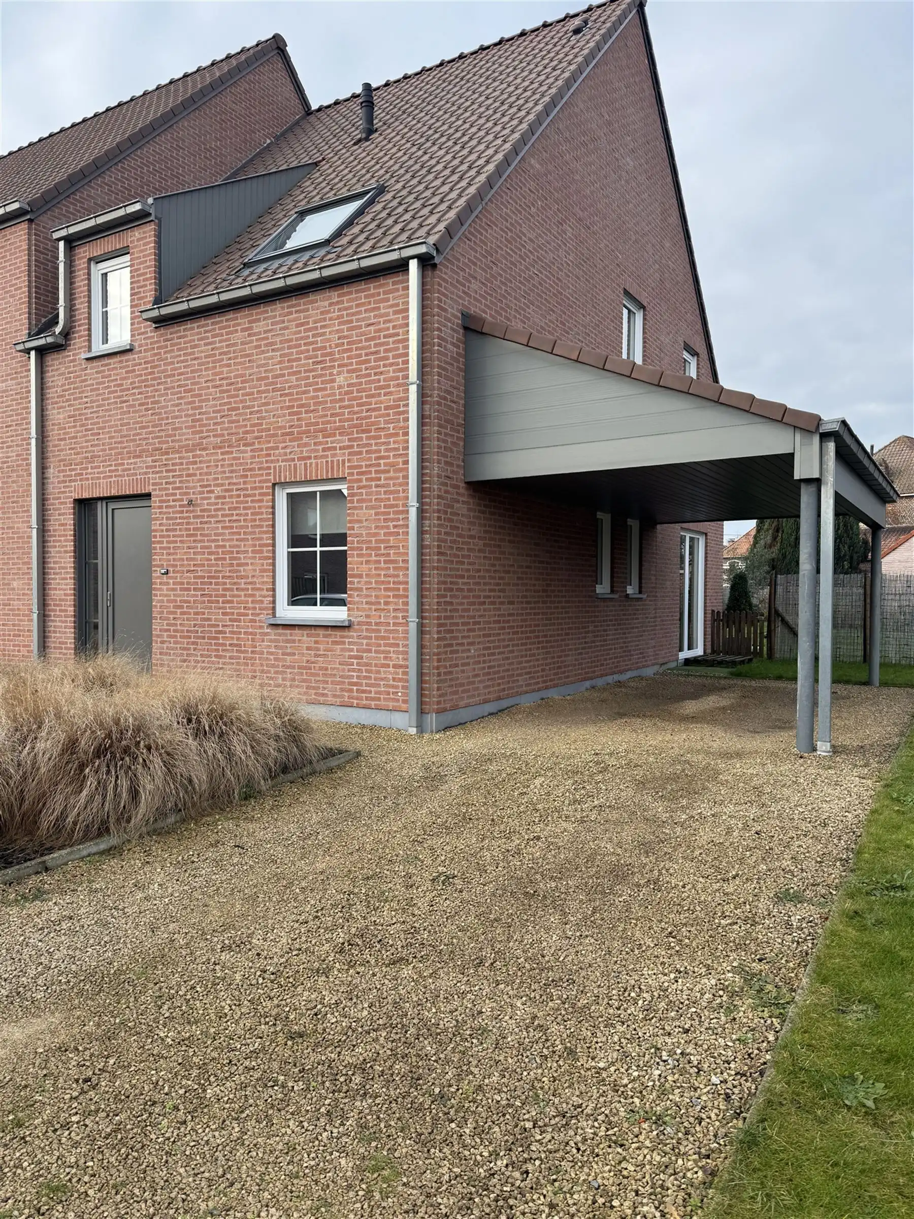 Instapklaar, recent huis in Pottes foto {{pictureIndex}}