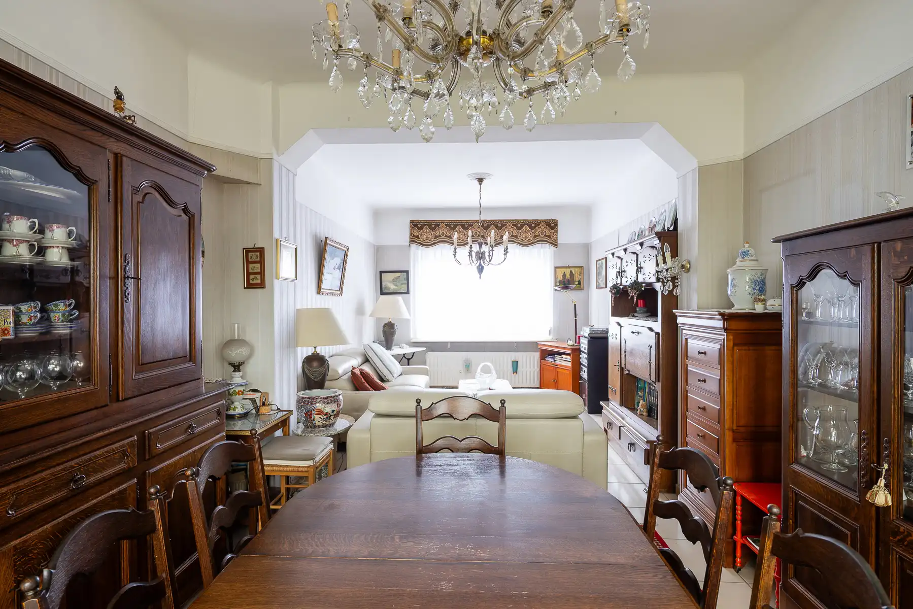 Gezinswoning met tuin, terras en garage foto 6