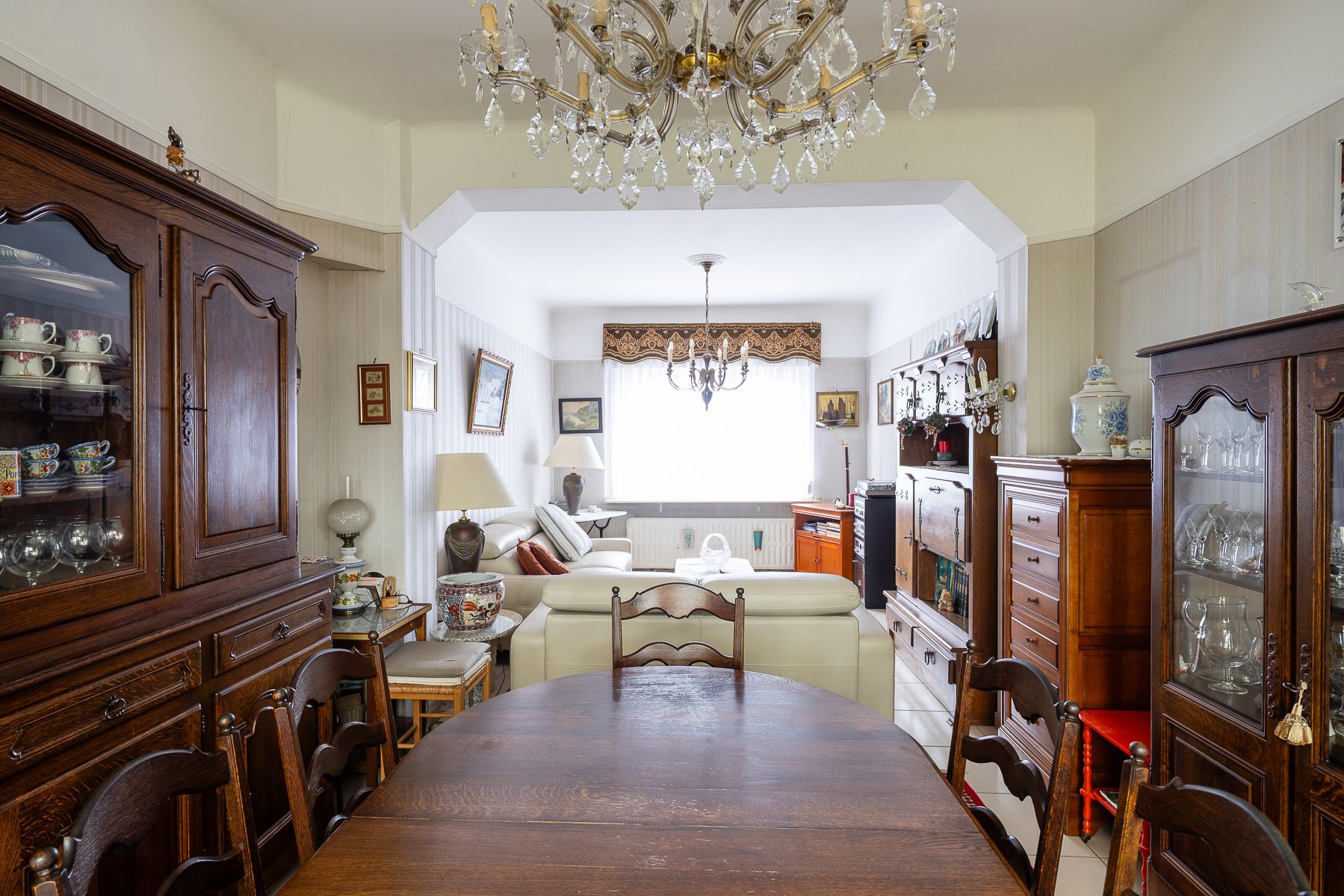 Gezinswoning met tuin, terras en garage foto 6