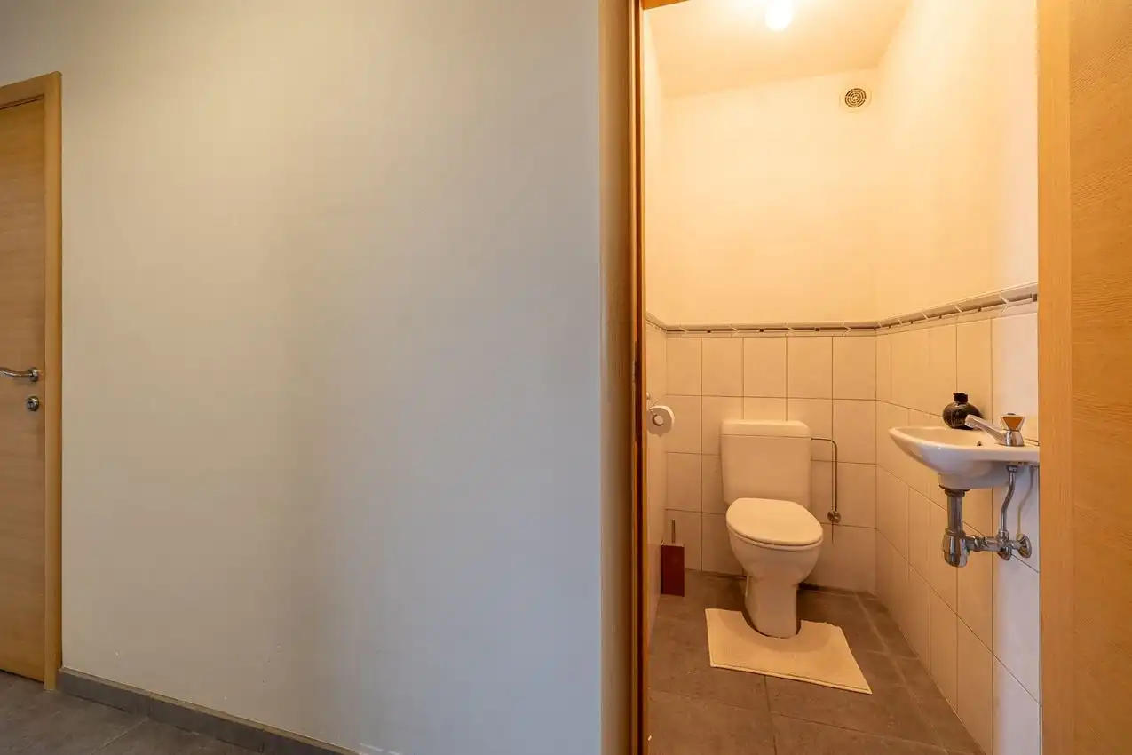 Appartement met 2 slpk., terras en ondergrondse autostaanplaats foto 10