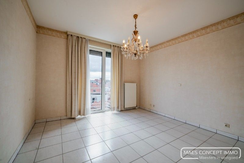 Op te frissen appartement met 2 slaapkamers & 2 ruime terrassen in het hart van Roeselare foto 13