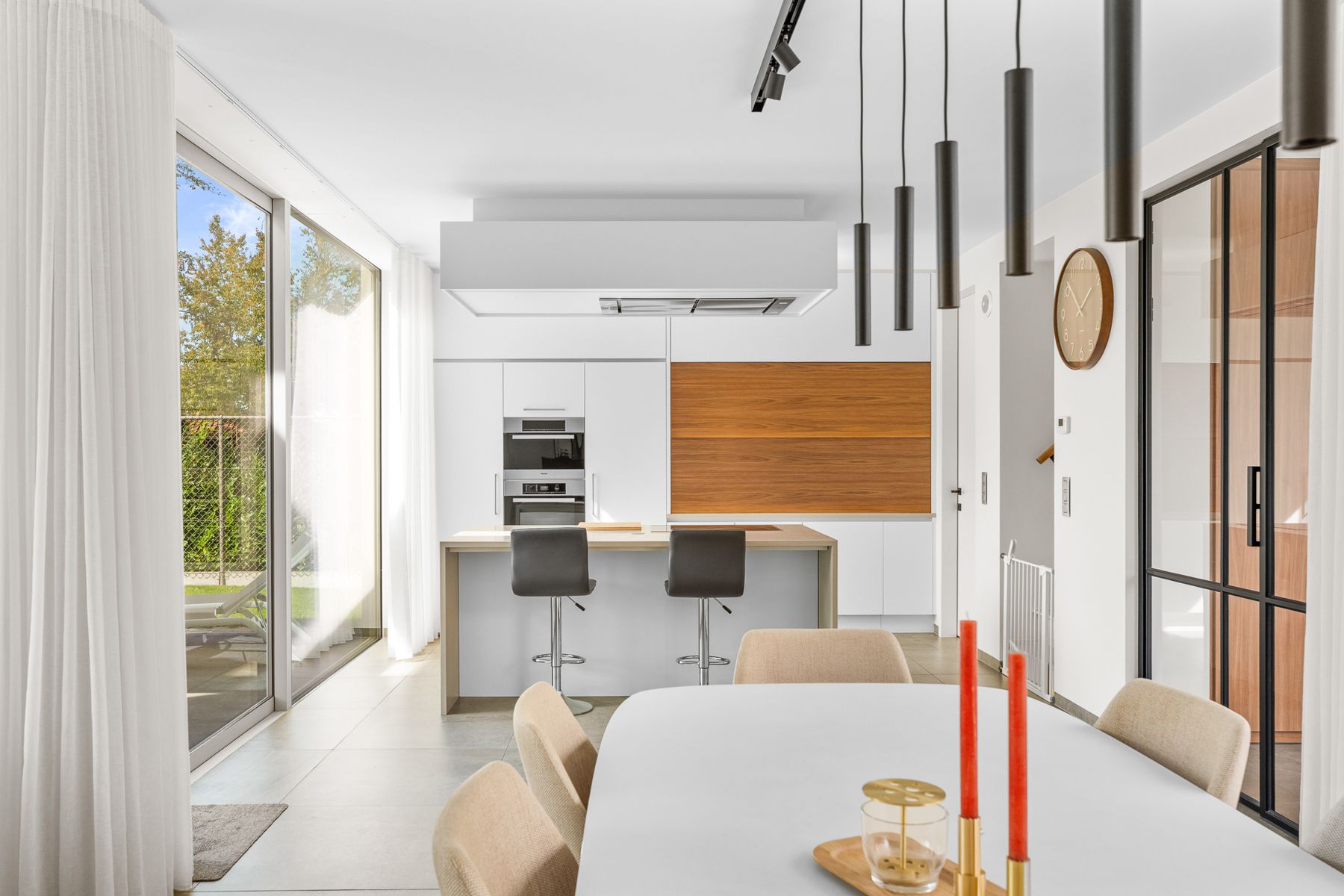 Strakke moderne 4 slpk. villa op ruim ZW perceel! foto 5
