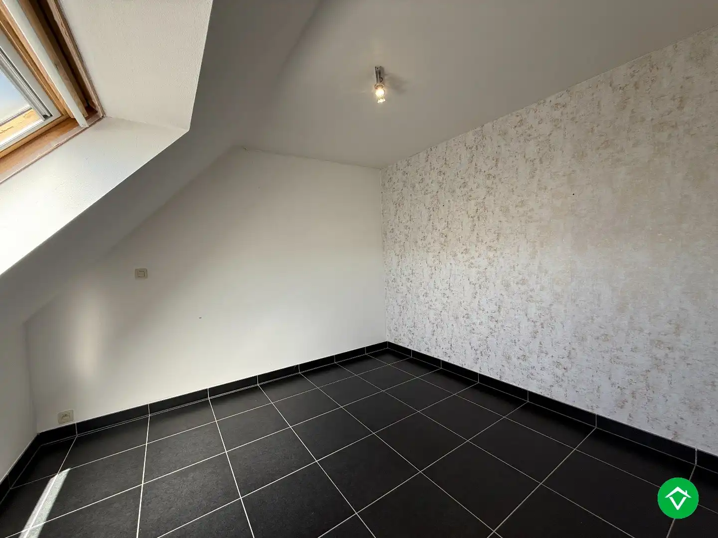 Duplexappartement met twee slaapkamers, zonneterras en parking te Moorslede  foto 14