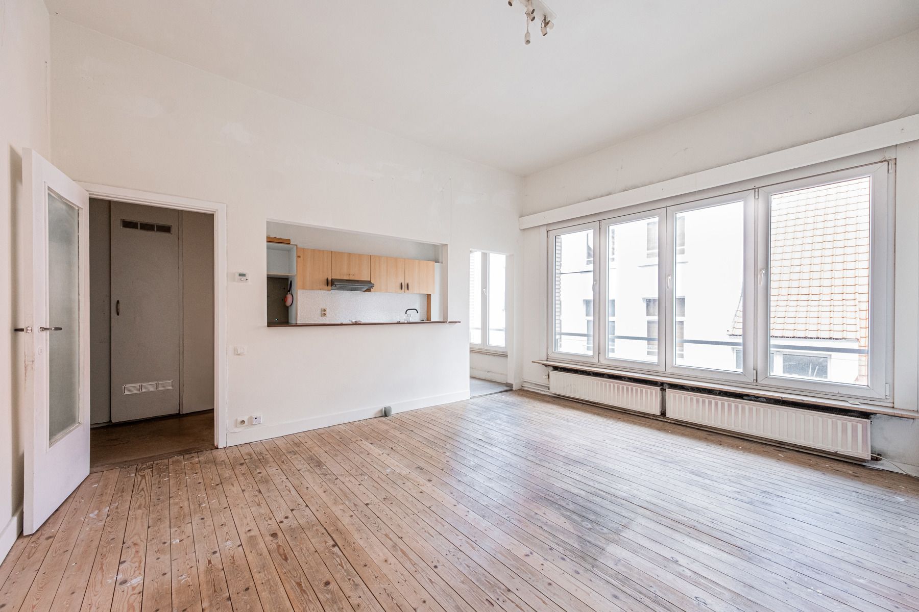 Te renoveren appartement in studentenbuurt foto {{pictureIndex}}