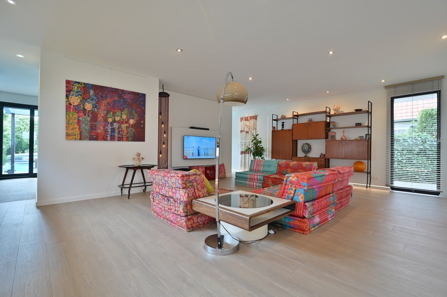 Moderne woning uit 2013 met 3 slaapkamers, 2 badkamers en buitenzwembad, gelegen in het mooie Meeswijk foto 7