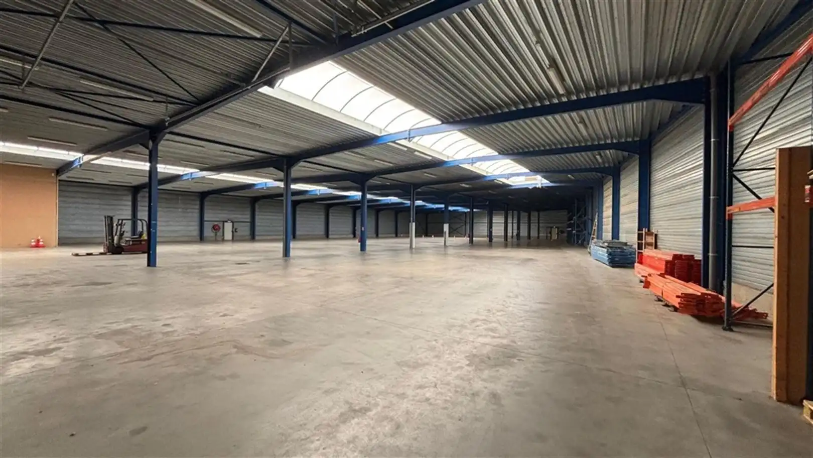 Te Huur goed gelegen bedrijfspand te Wommelgem foto 5