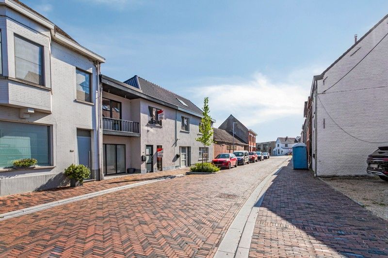 🏡  Instapklare woning TE KOOP met garage (+20.000,00 euro) en zonnige binnenkoer in KLUISBERGEN! foto 17