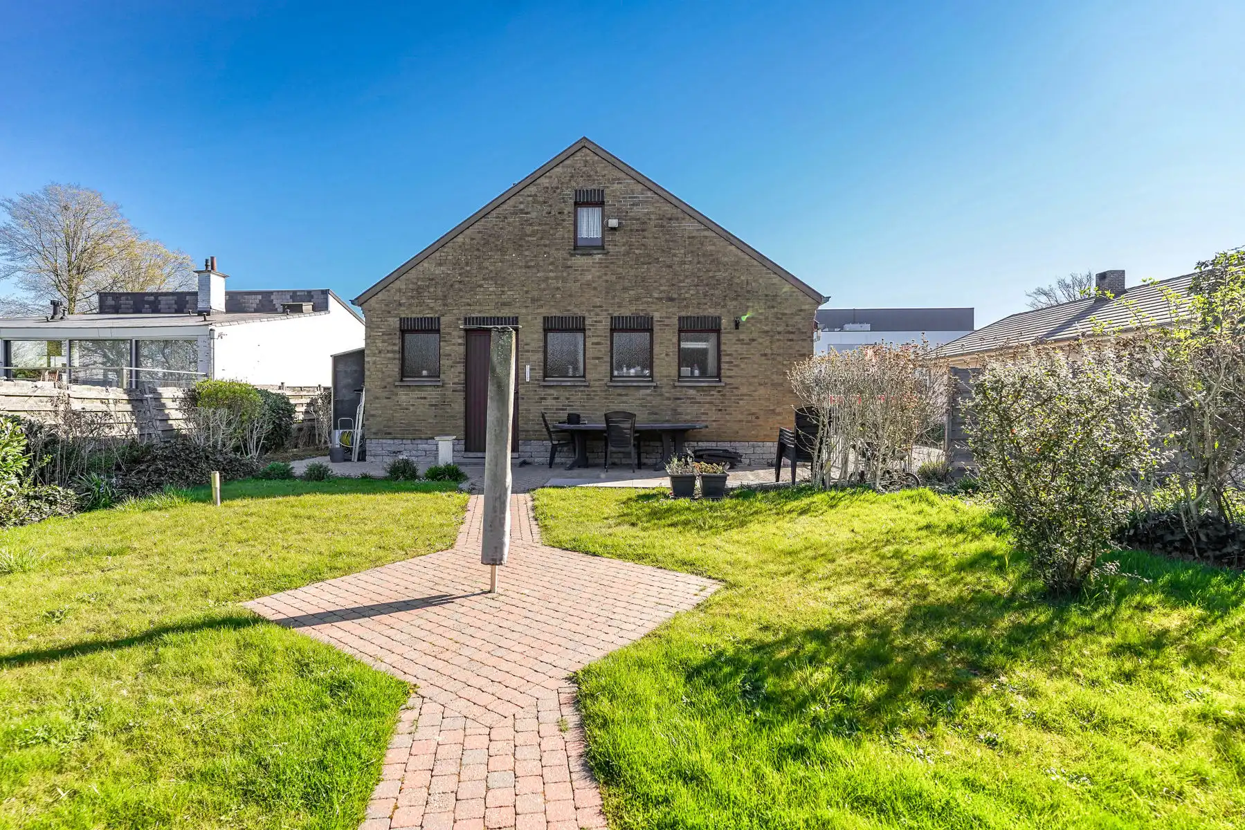 Gunstig gelegen, te renoveren laagbouwwoning in Londerzeel foto 25