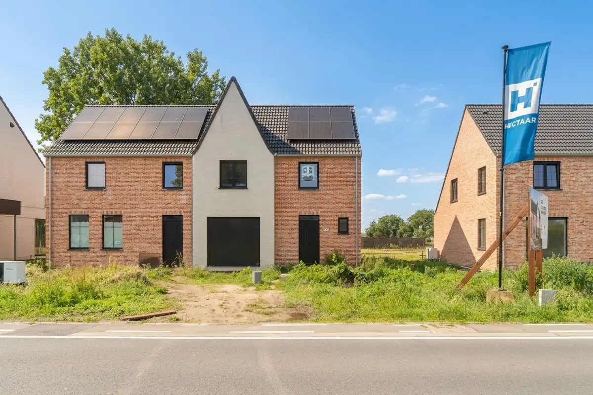 Hectaar bouwt halfopen woningen in Arisdonk, Waarschoot! foto 2
