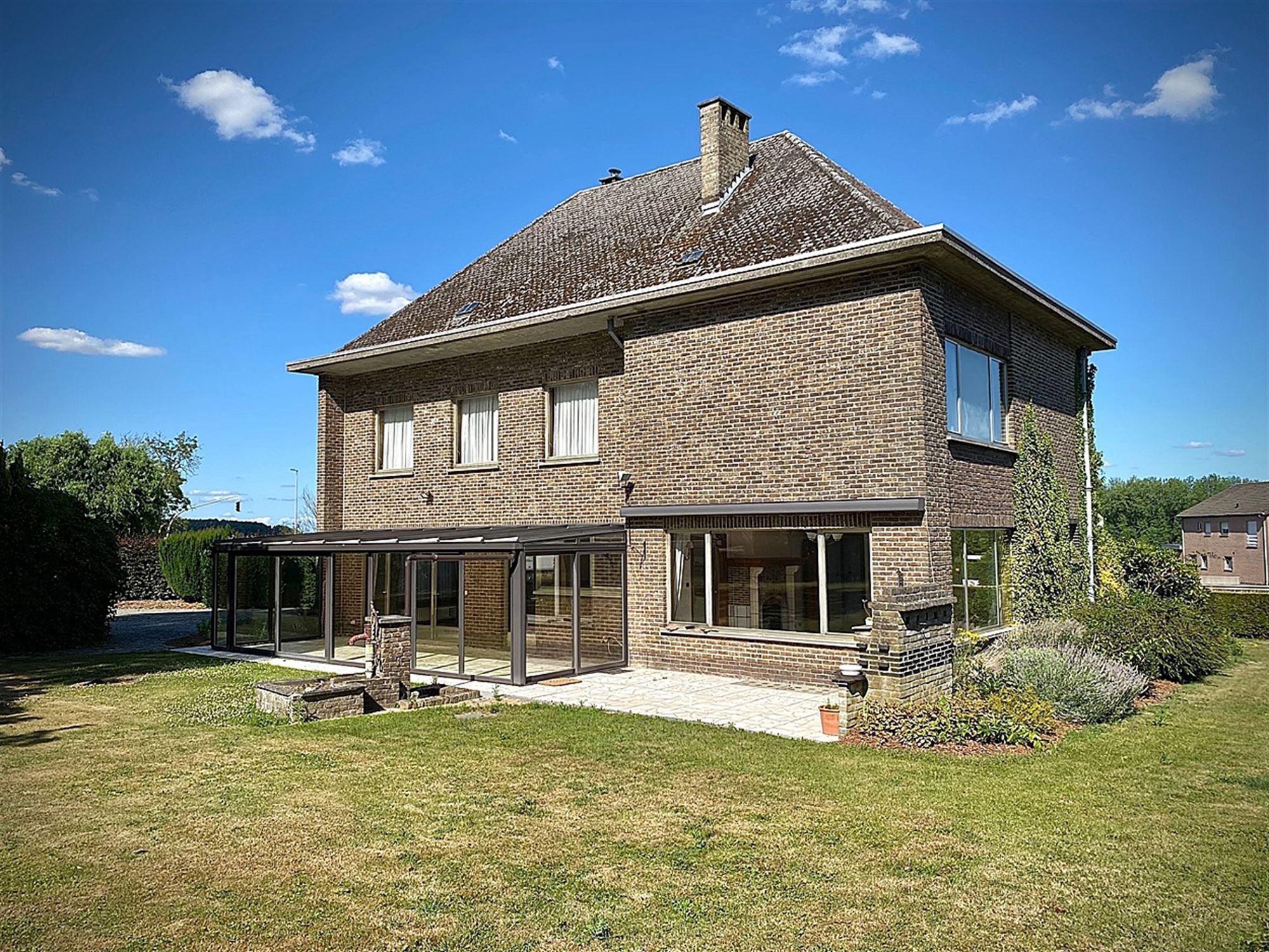 TE RENOVEREN karaktervolle VILLA op een perceel van 1.431m² foto 16