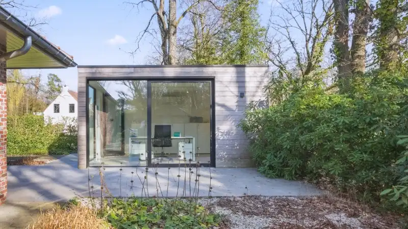 Exclusief gelegen villa van 345m² op 30 are met grote vijver foto 18