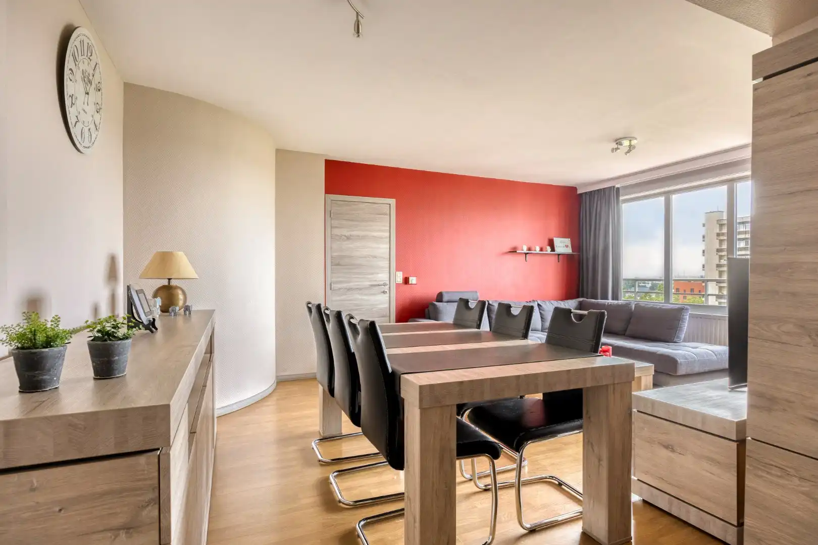 Instapklaar appartement met 2 slaapkamers en garage foto 6