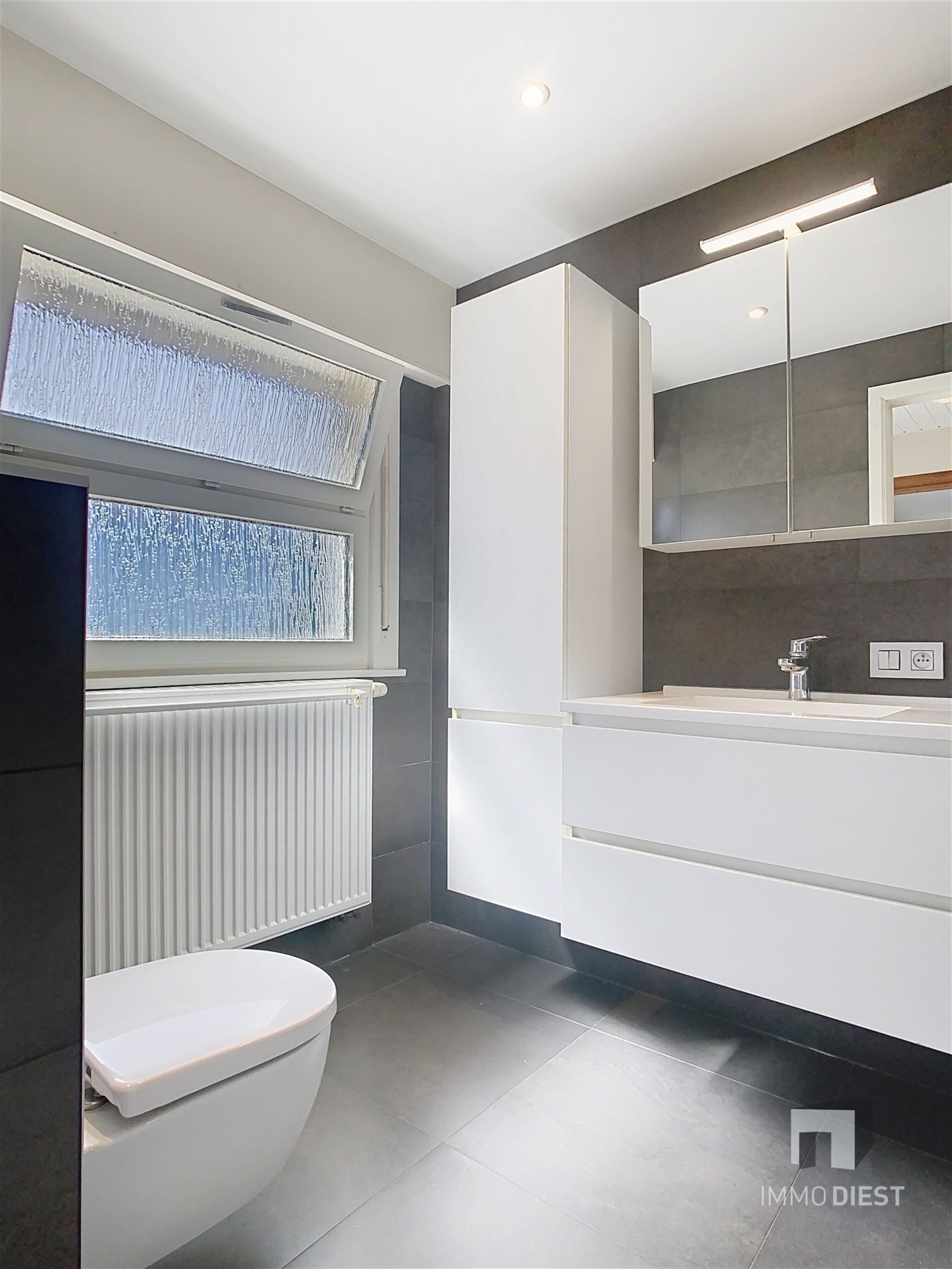 Ruime rijwoning met 4 slaapkamers op 4a 19ca. foto 13