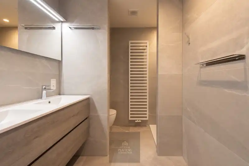 Instapklaar recent luxueus duplex-appartement met 2 terrassen in residentie Lectus IX. foto 28