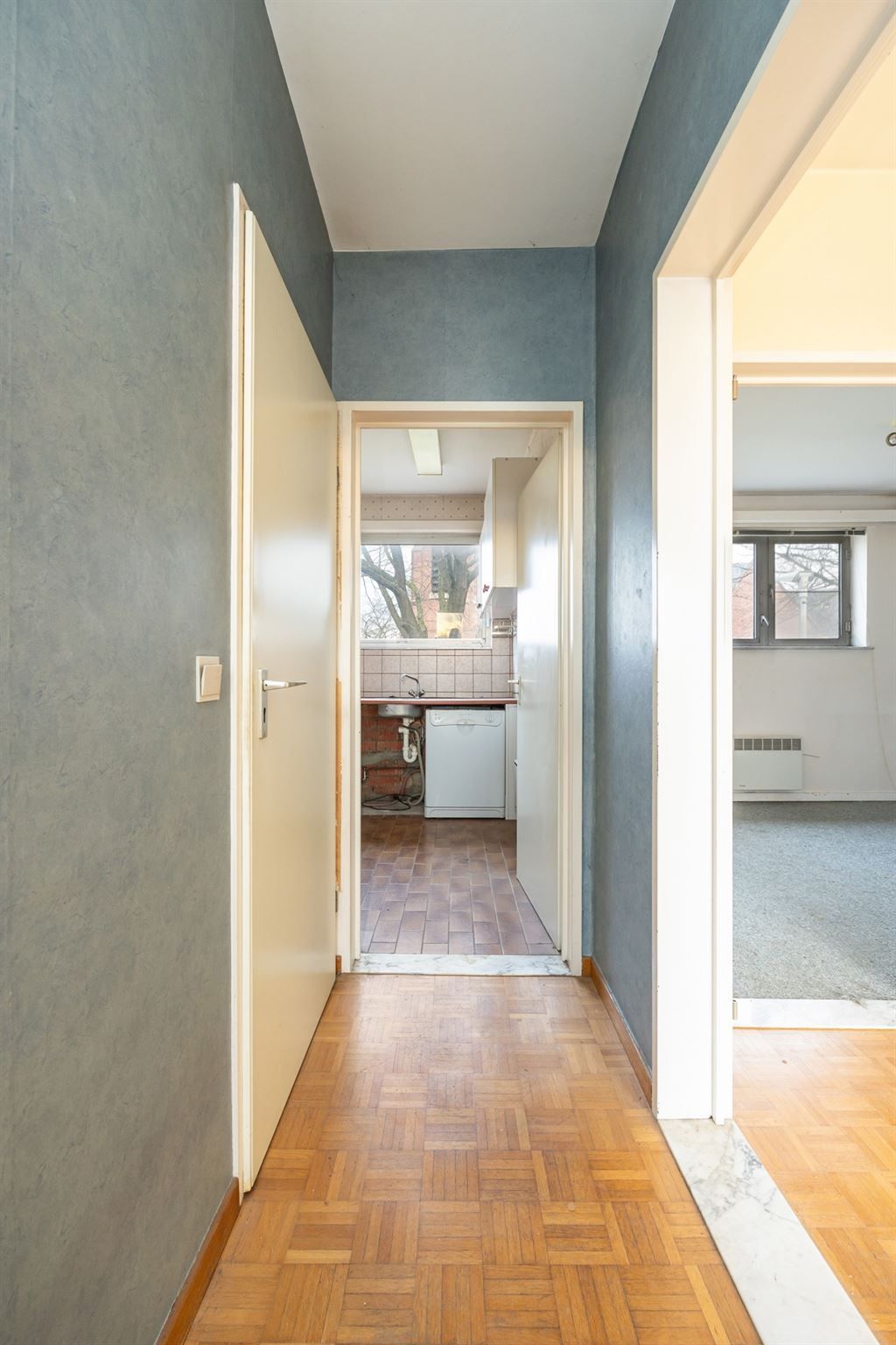 Op te frissen appartement met groot zonnig terras  foto 8