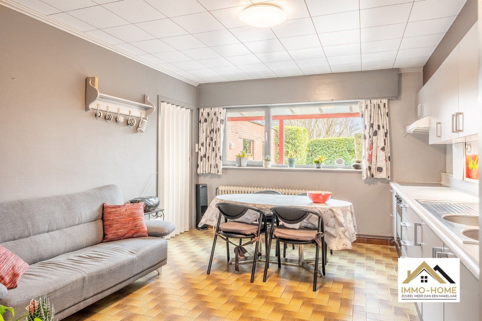 Ruime vrijstaande woning in doodlopende straat! foto 12