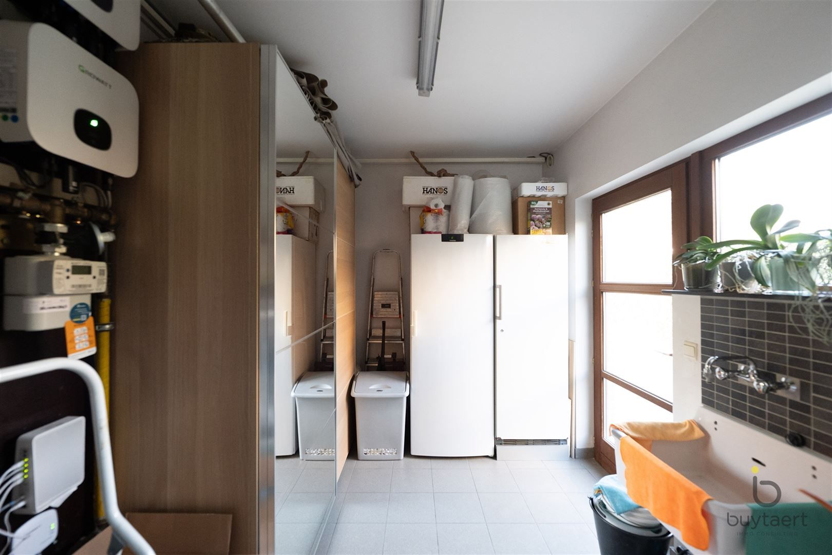 RUIMTE, RUST EN ONTSPANNING: MODERNE VILLA MET ZWEMBAD, SAUNA EN JACUZZI foto 16