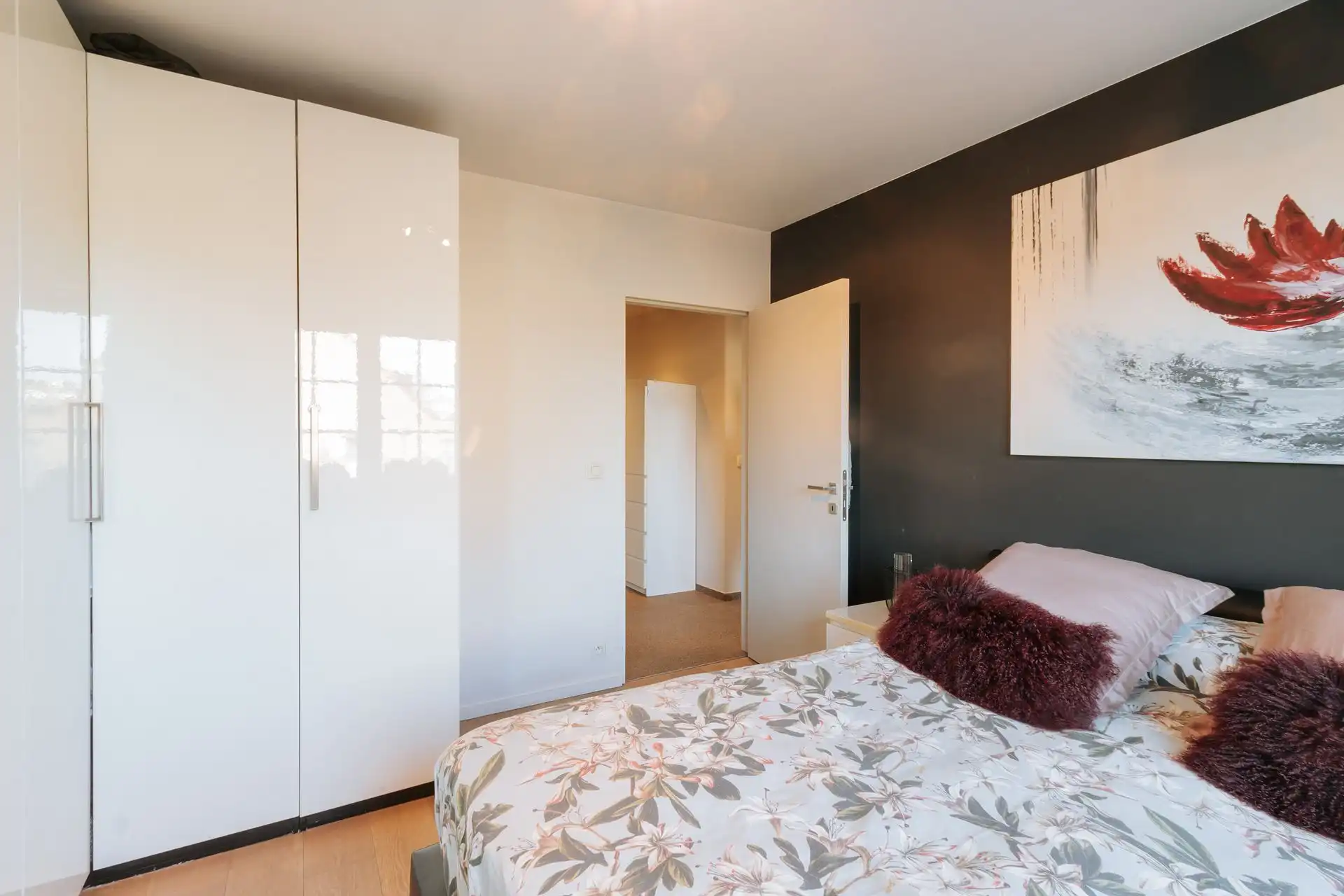 Instapklaar gelijkvloersappartement met tuin en garagebox foto 19