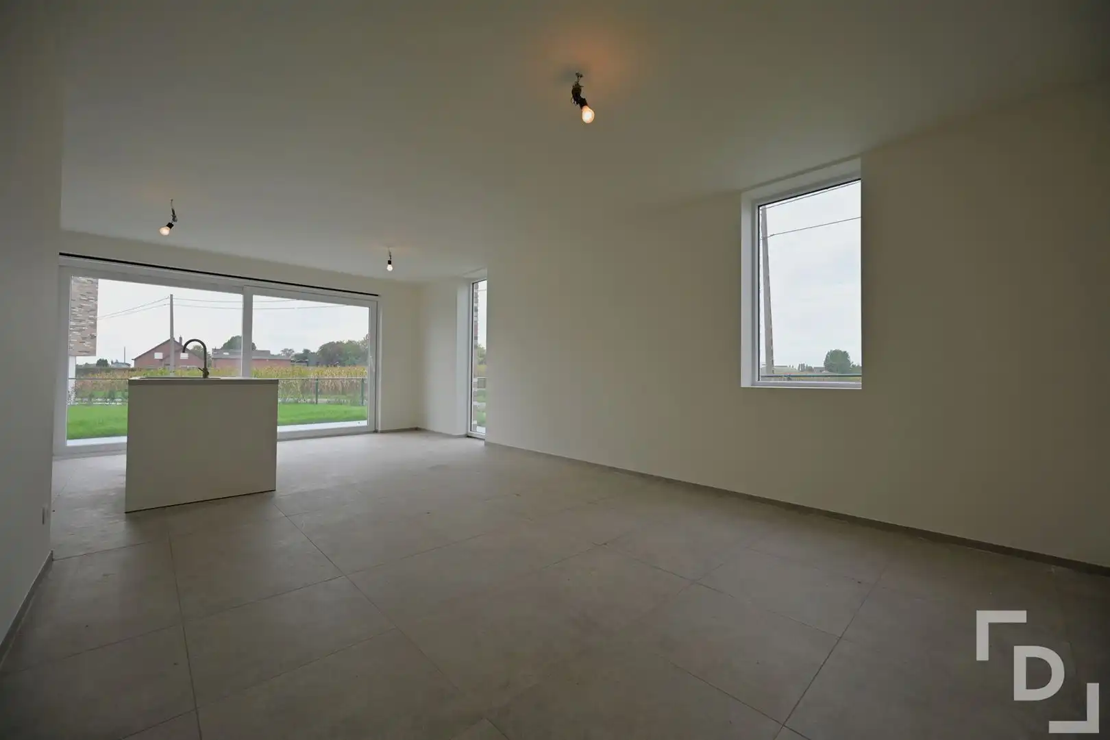 Afgewerkte nieuwbouwwoning te huur in hartje Proven. foto 3