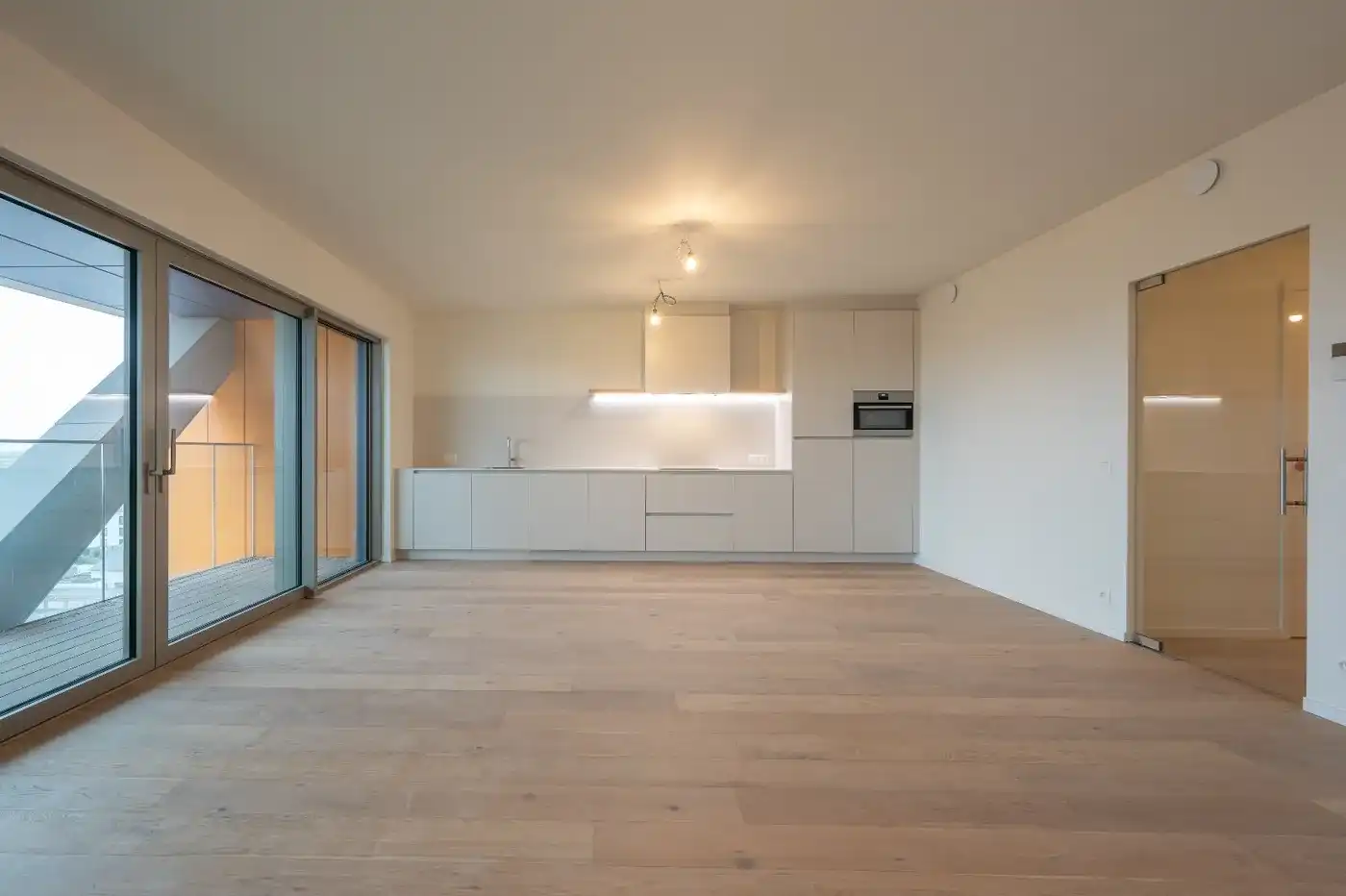 Lichtrijk appartement op de 7e verdieping met een ruim terras en een prachtig open uitzicht foto 2