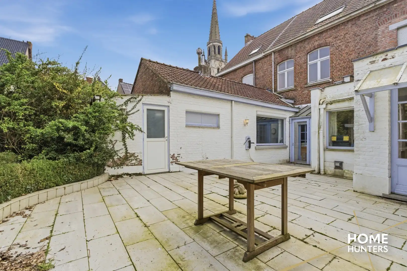 Karaktervolle stadswoning met 5 slaapkamers, ruime garage en tuin nabij de Leie in Wervik foto 12