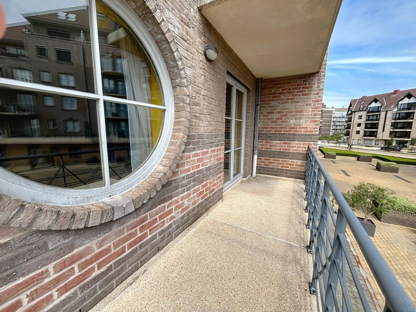 Ruim drie slaapkamer appartement op 800m van zee foto 6