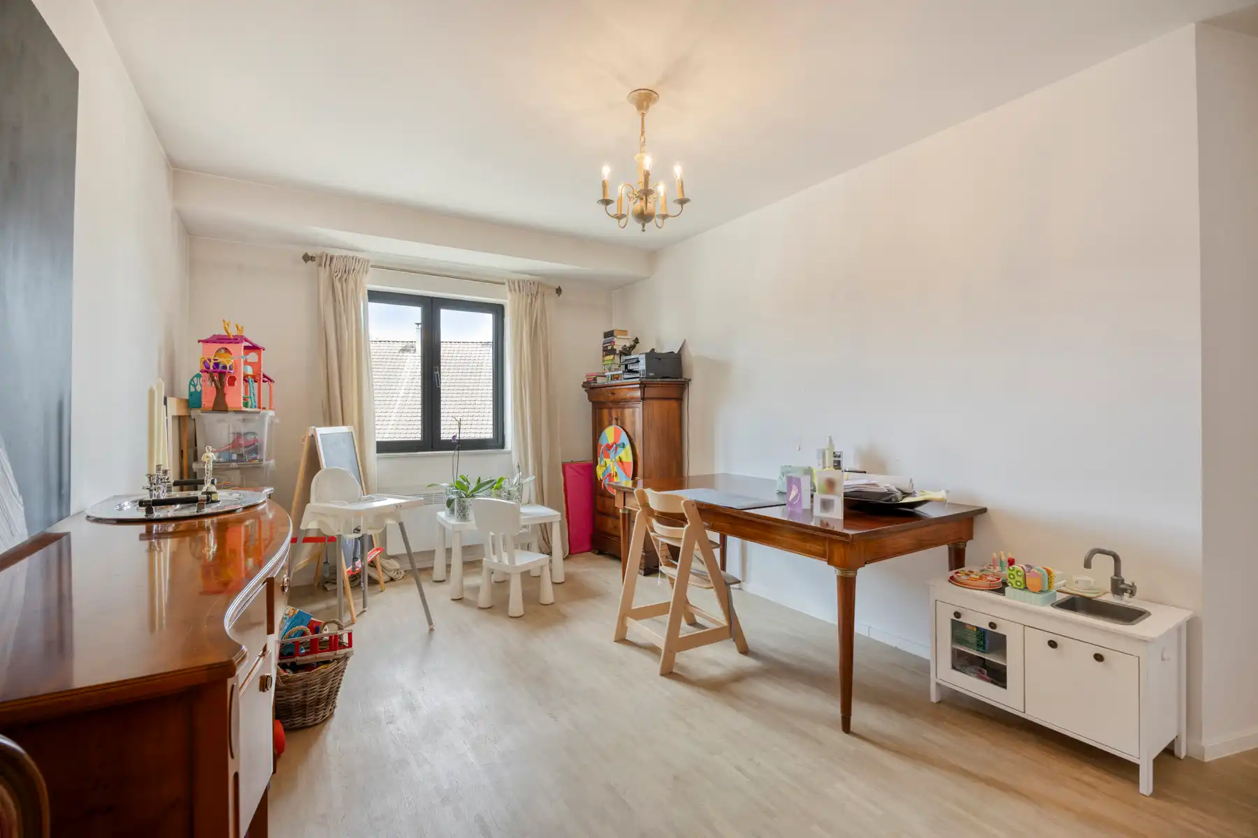 Luxueus en ruim 4 slaapkamerappartement op centrale ligging foto 12
