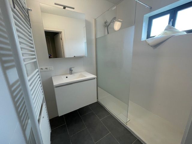 Appartement met twee slaapkamers op wandelafstand van de grote markt, winkelstraat en zeedijk. Ideale ligging in het centrum van blankenberge. foto 8