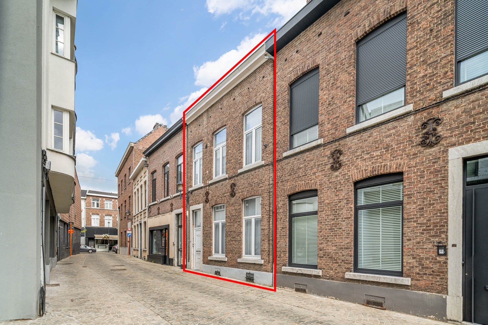 Hoofdfoto van de publicatie: Karaktervolle herenwoning, 3 slpk, met stadskoer op wandelafstand van Gr. Markt 