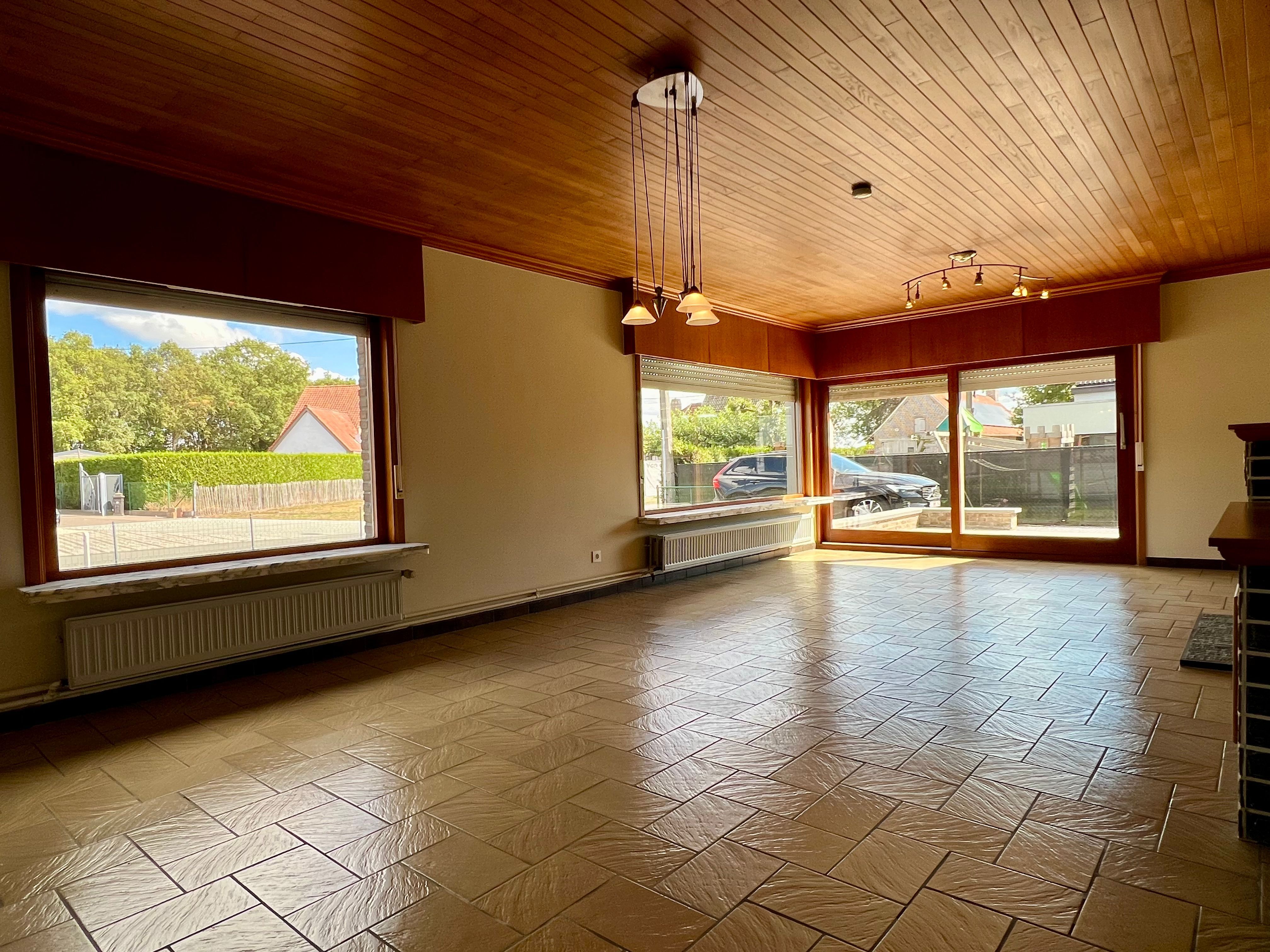 Open bebouwing met 3 slaapkamers en garage foto 3