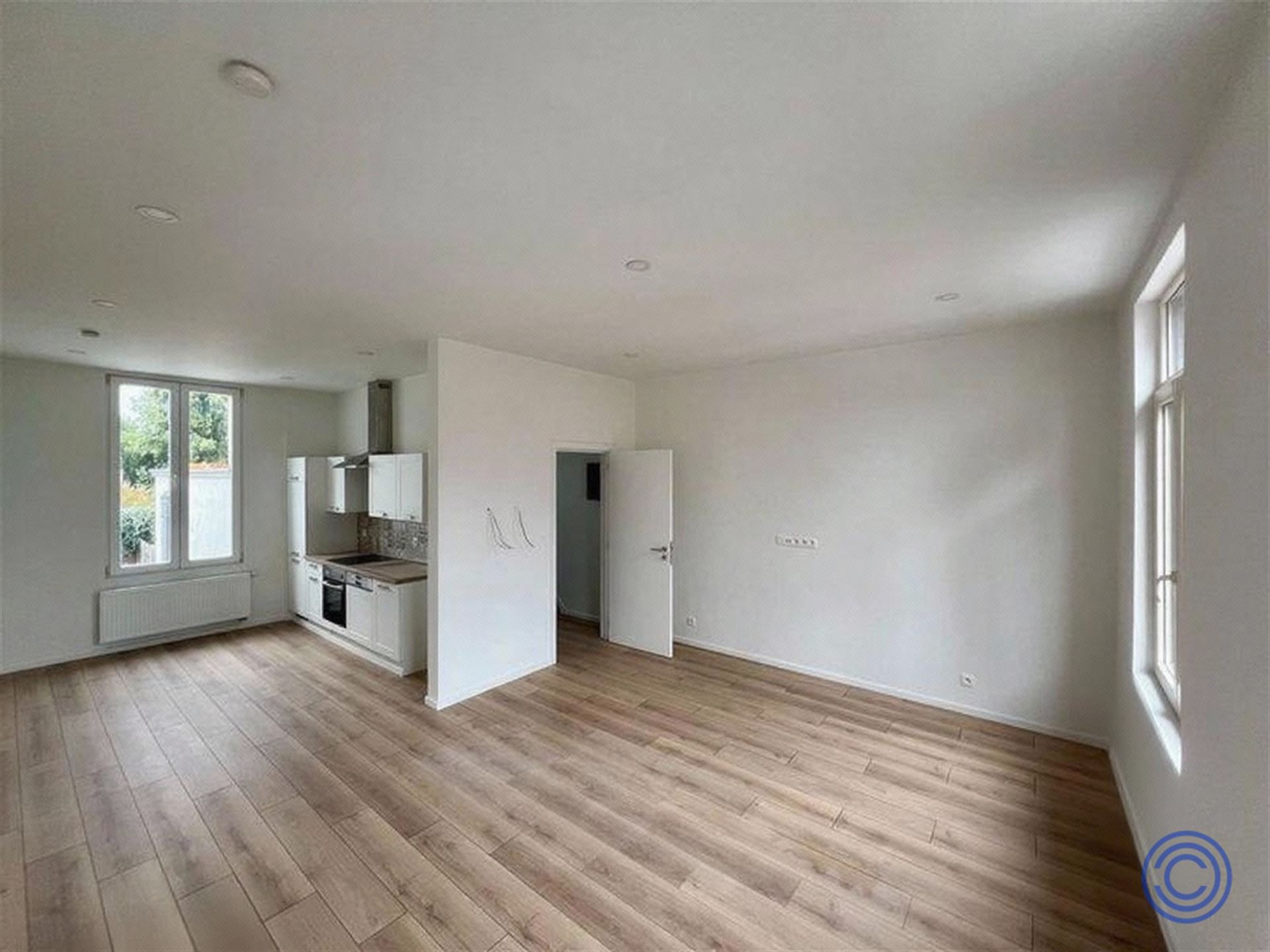 Prachtig gerenoveerde 1-slpk duplex! foto 2
