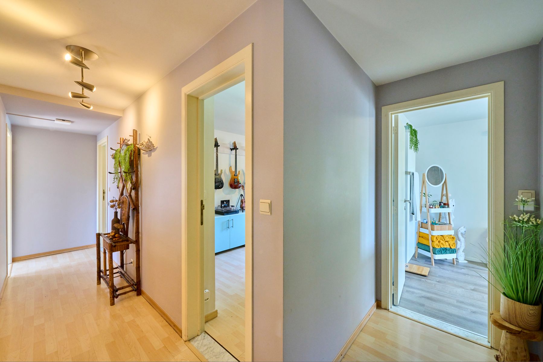 Exclusieve woning met handelzaak,appartement, zwembad en lift. foto 42