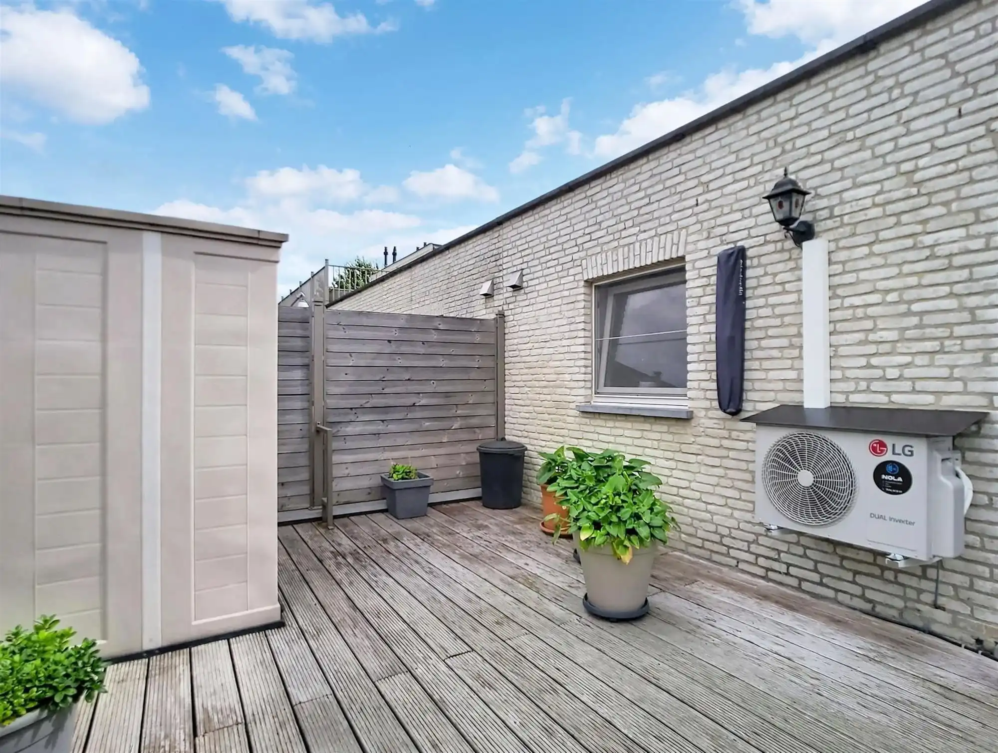 Ruim en verzorgd appartement met 2 slaapkamers, terras en autostaanplaats in centrum Itegem foto 3