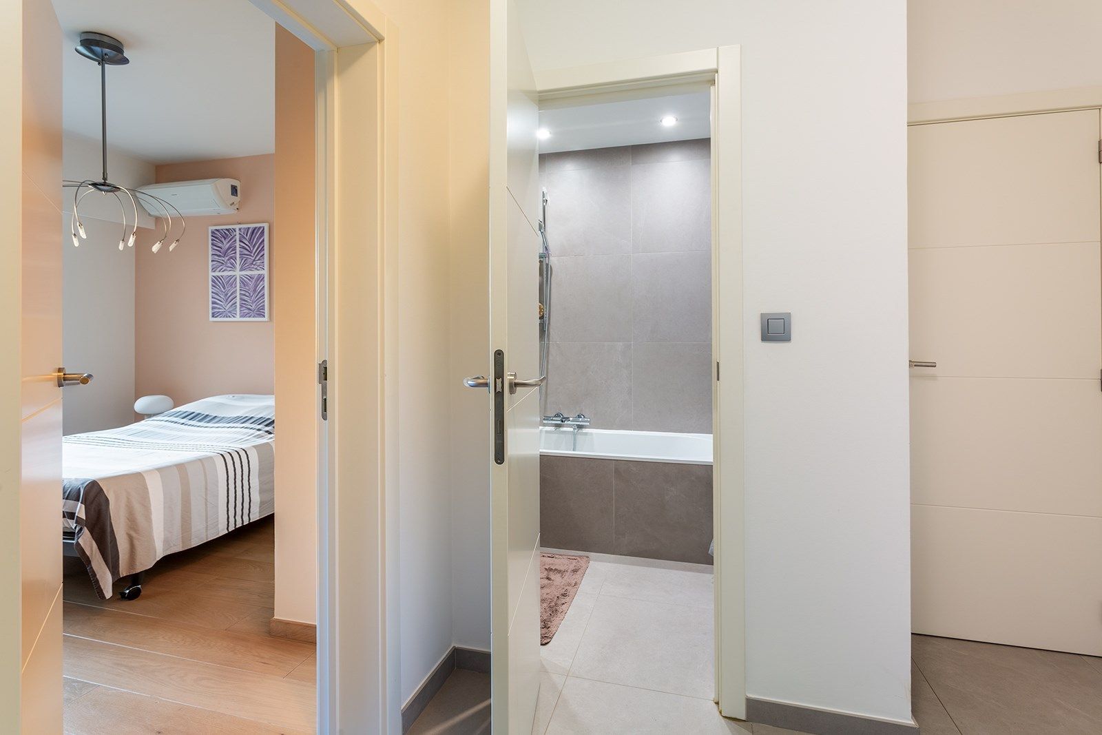 Gemeubeld luxueus 1-slaapkamerappartement met tuin foto 13