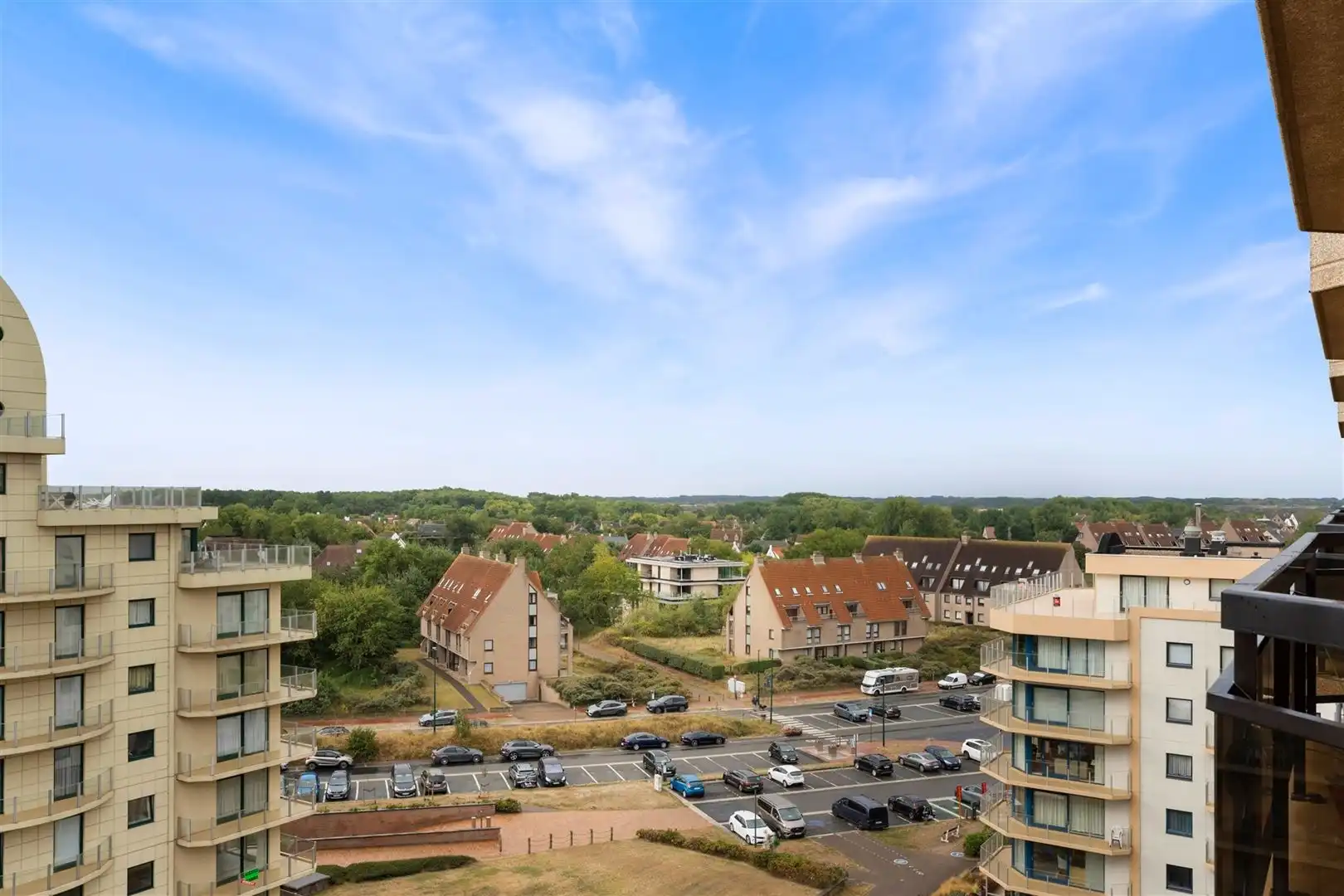 Grote vernieuwde zuidgerichte studio met groot terras foto 4