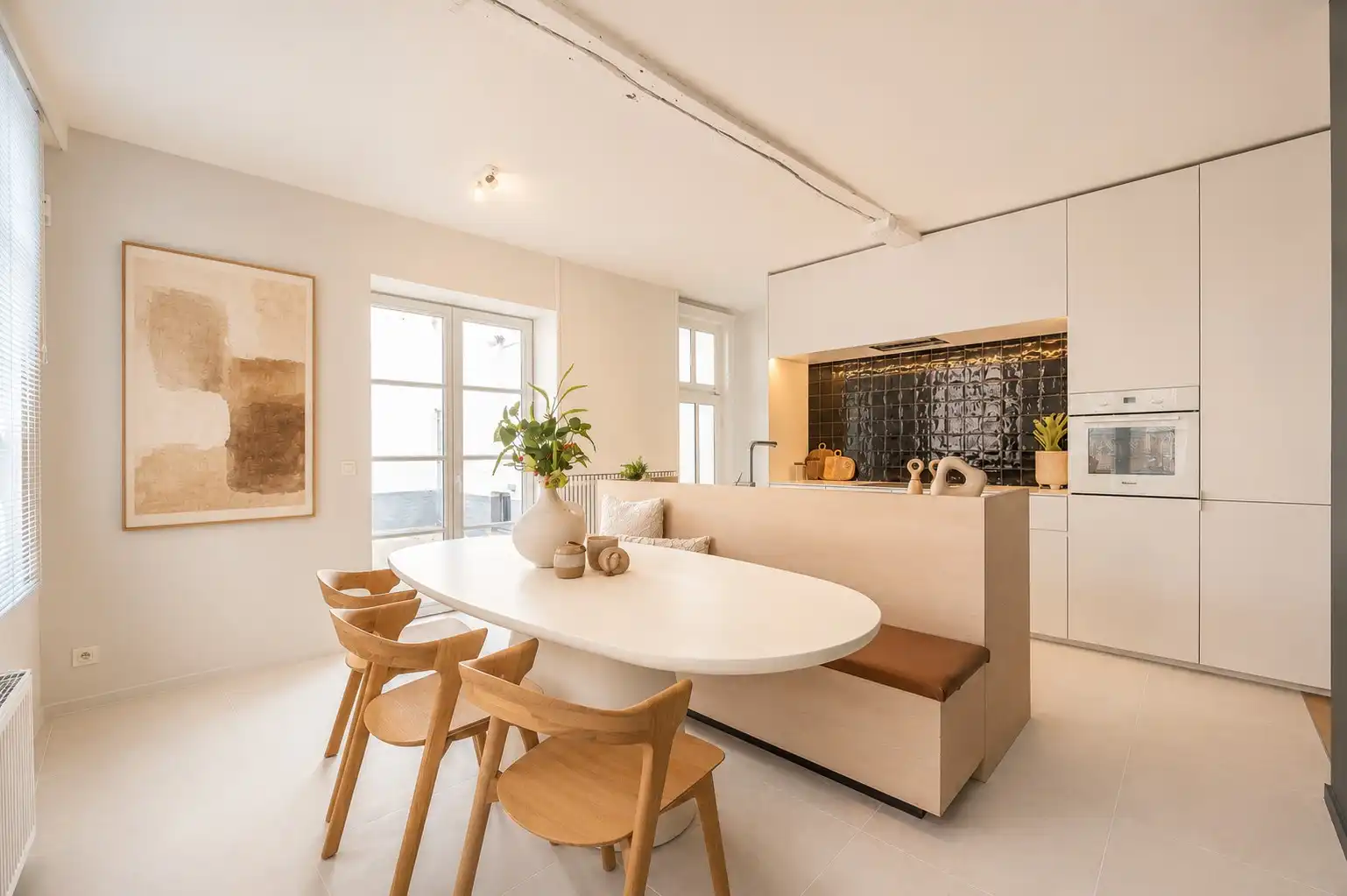 Stijlvol gerenoveerde hoekwoning met aparte duplex studio op topligging foto 4
