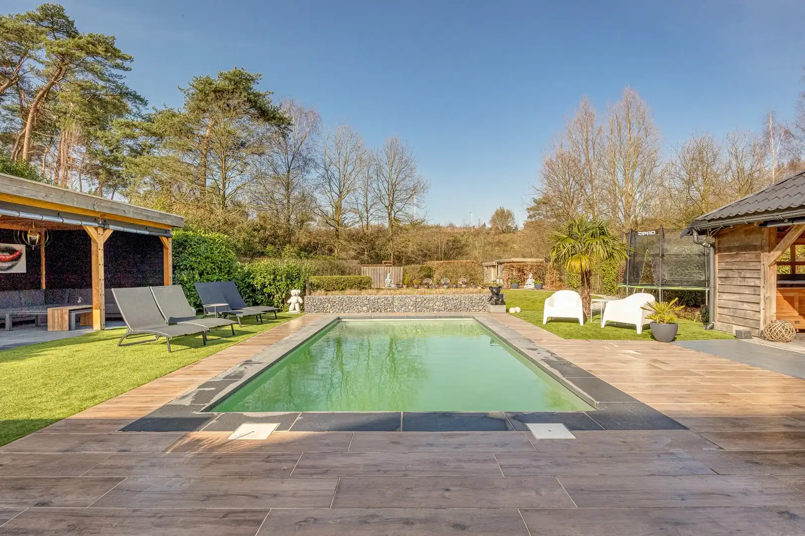 VILLA OP 2.118 M² foto 5