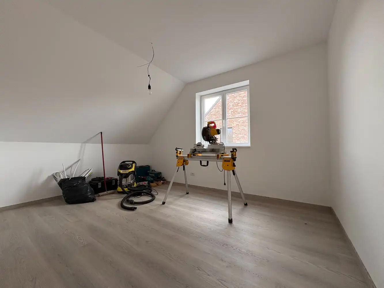 Nieuwbouwwoning met drie slaapkamers + carport foto 10