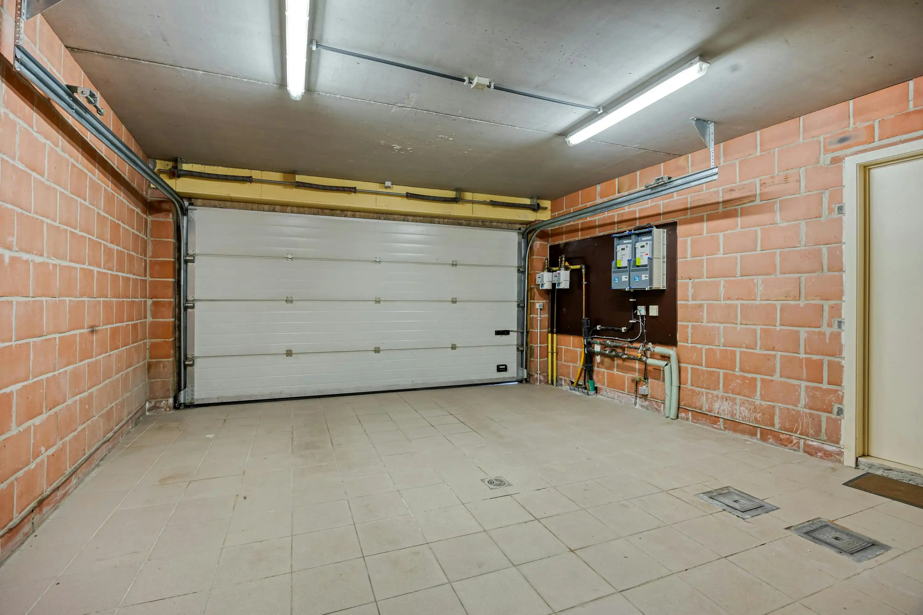 Ruim duplexappartement met garage op toplocatie in Strombeek-Bever foto 16