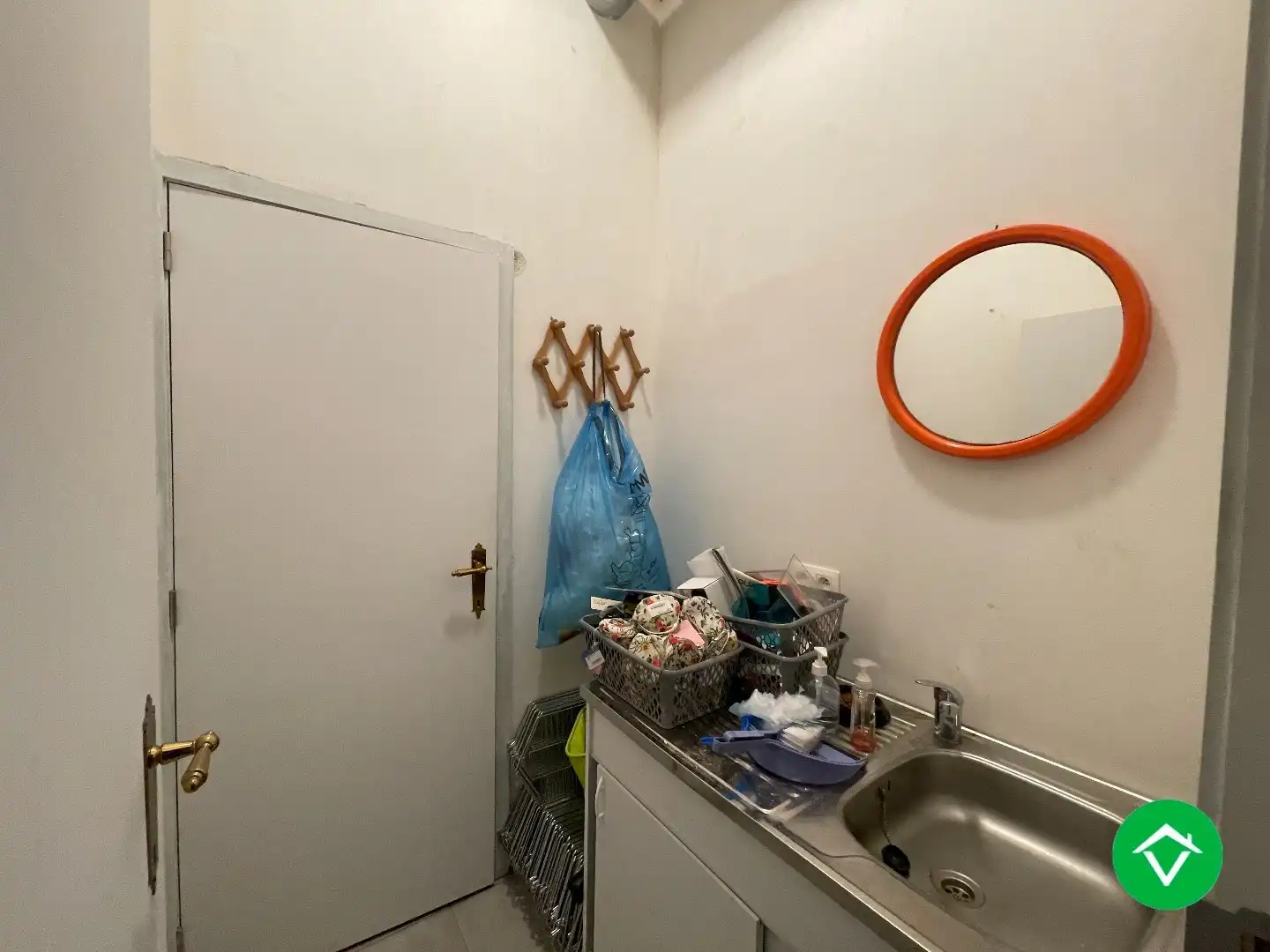 Centraal gelegen handelspand (129m²) in het centrum van Roeselare foto 8