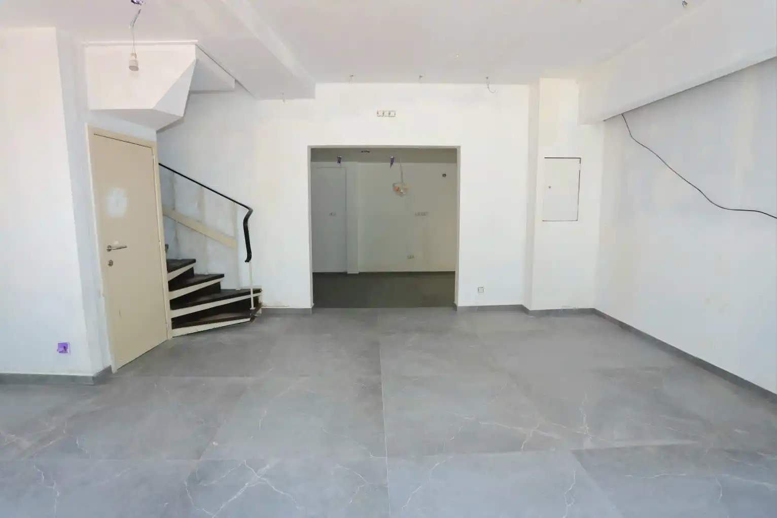 Ruim Duplex Handelspand/Horecapand in Genk-Centrum foto 4