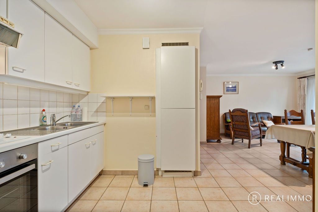 Instapklaar appartement met staanplaats en berging foto 6