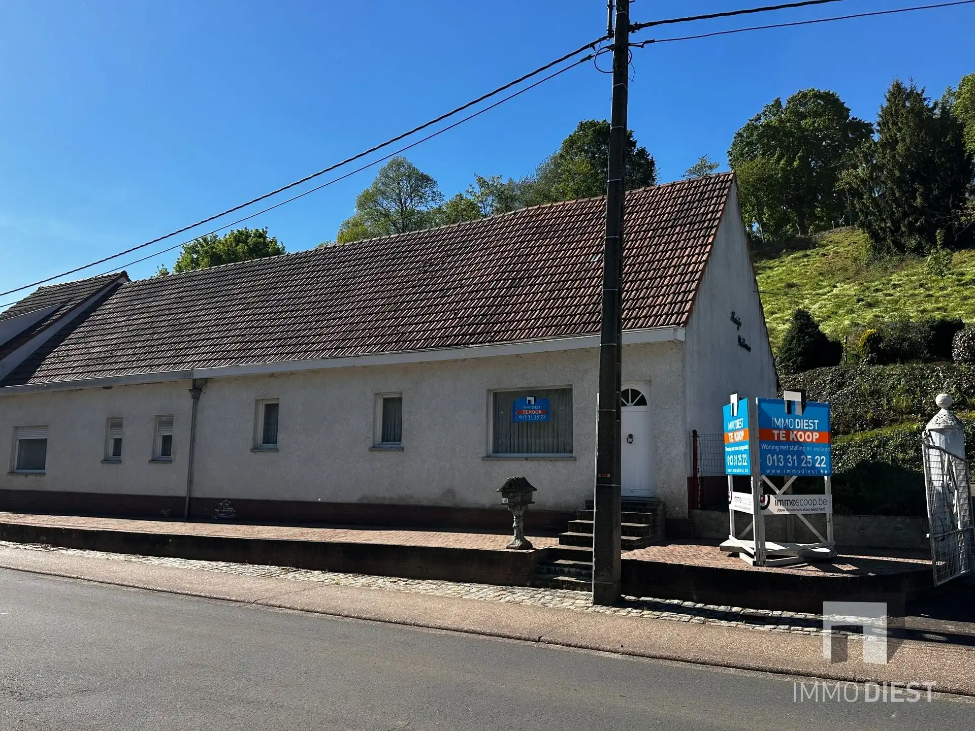 Woning met stalling/opslagplaats en weiland foto 35
