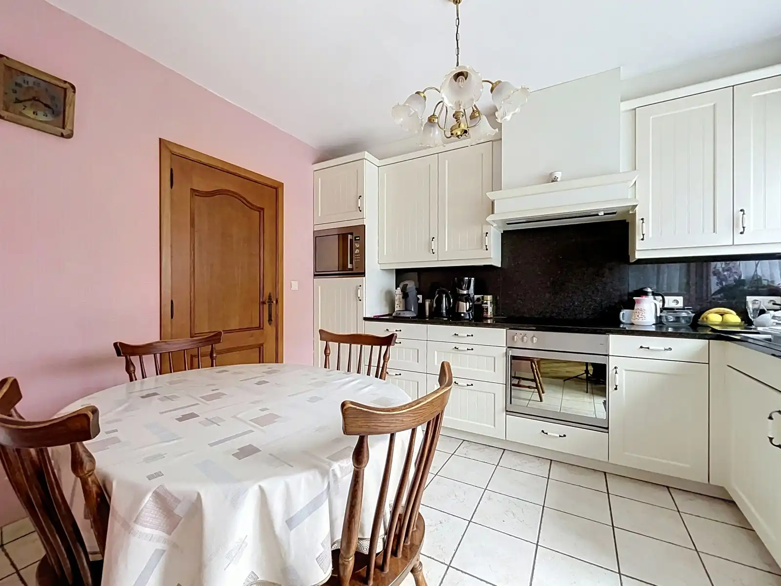 Vrijstaande woning - instapklaar in een doodlopende straat foto 8
