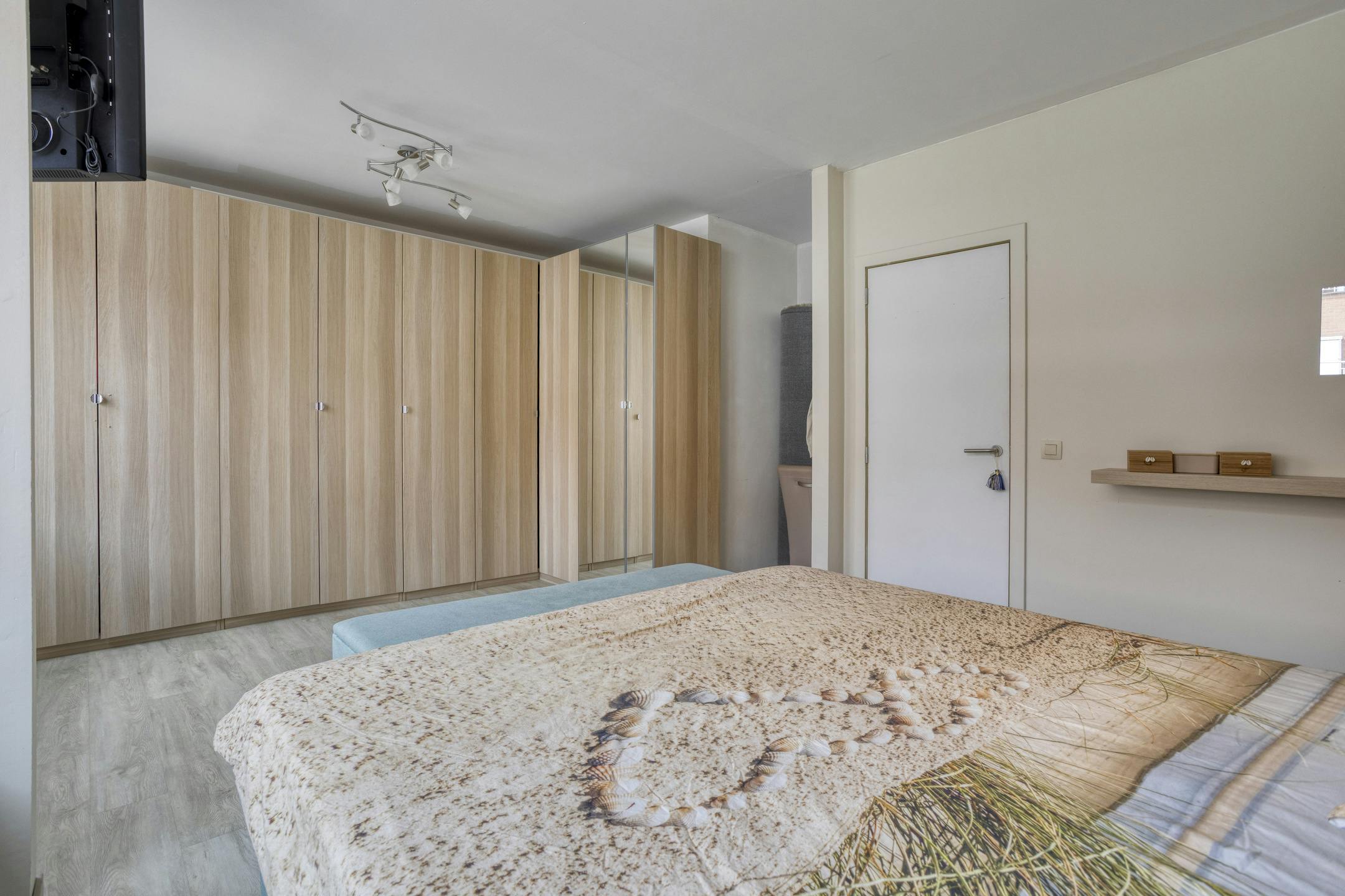 Recente woning met 4 slaapkamers te koop in Knokke-Heist foto 8
