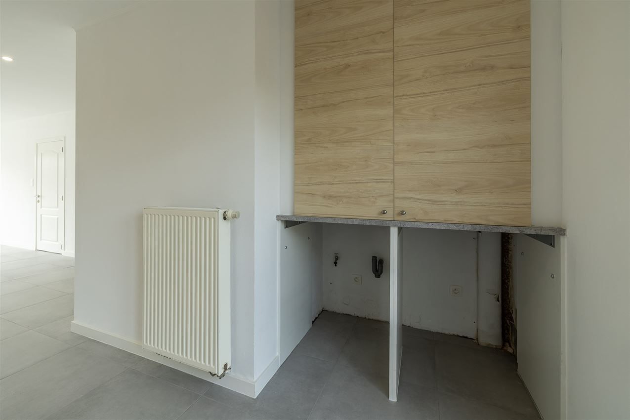 Gelijkvloers appartement, twee slpk., autostaanplaats foto 8