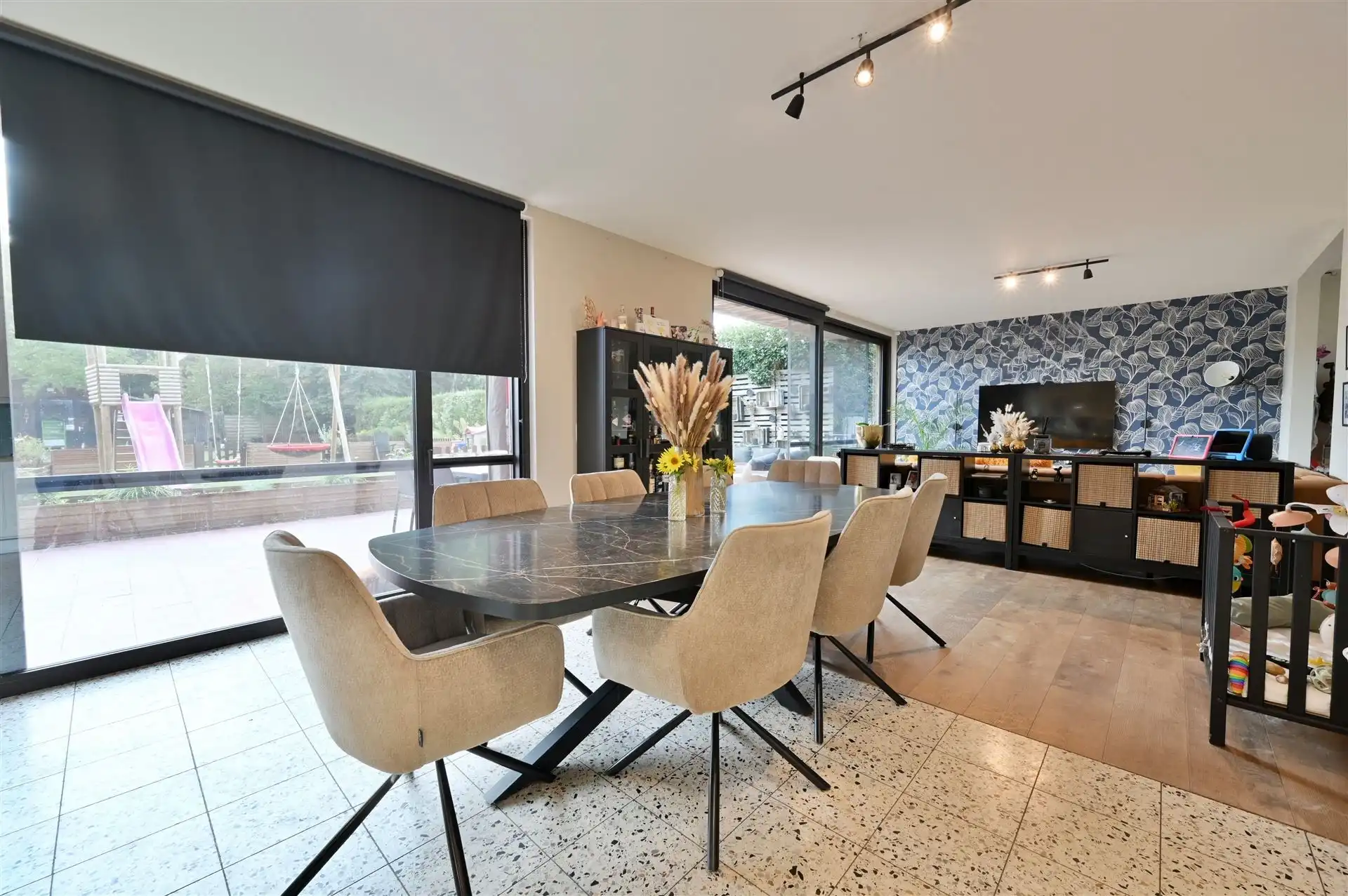 Veelzijdige woning met 5 slpks en bijgebouw van ca. 150 m² foto 8