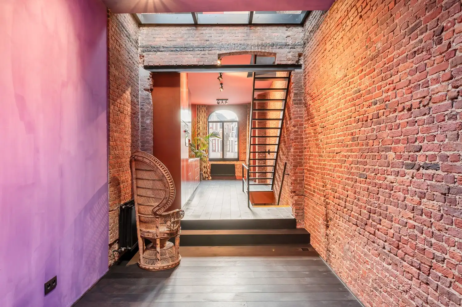 Karaktervolle erfgoedwoning op topligging tegenover de Sint-Gummaruskerk. foto 21