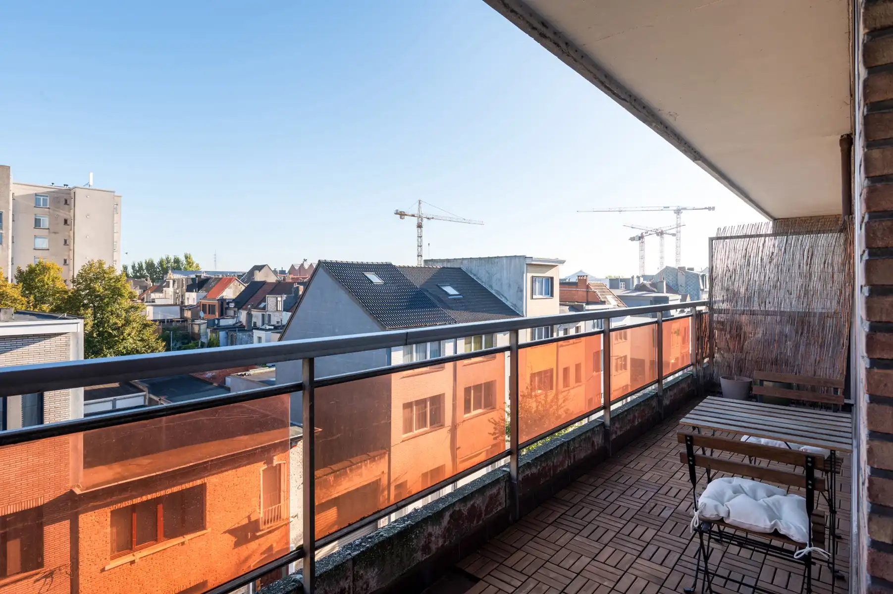 Ruim 2-slaapkamerappartement met zonnig terras foto 15